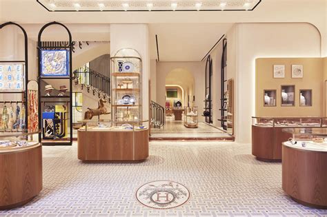 hermes outlet milano|hermes riapres milano.